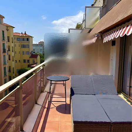 Terrasse 1 Min De La Apartmán Nice