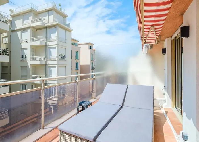 Appartement Terrasse 1 Min De La Nice